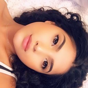 Meet your Posher, Fatima